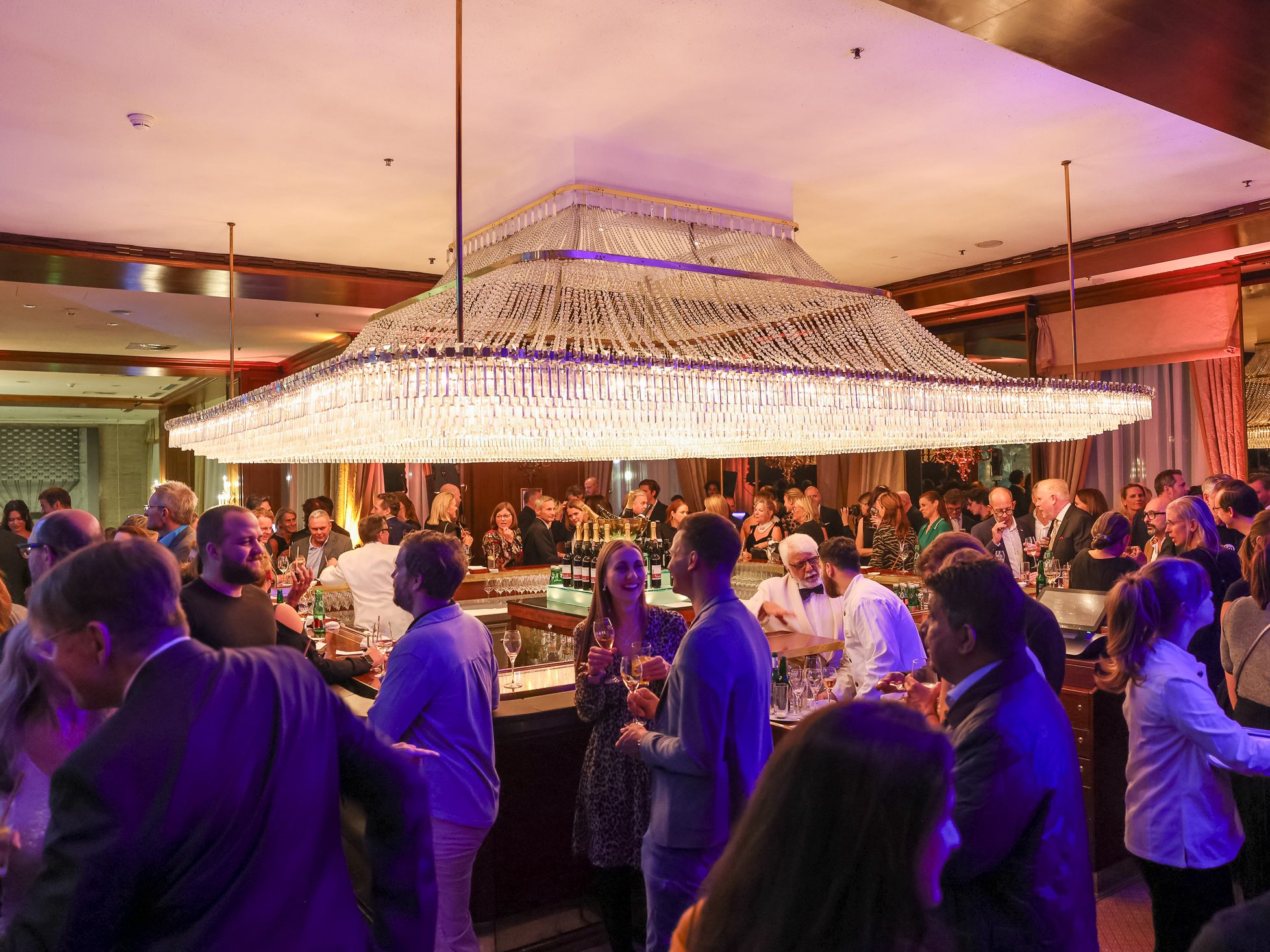 In der "Intermezzo Bar" des InterContinental Wien wurde zum 60-jährigen Jubiläum fleißig gefeiert.