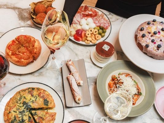 Das Ritz-Carlton holt zu Ostern ein Stück Sizilien nach Wien.