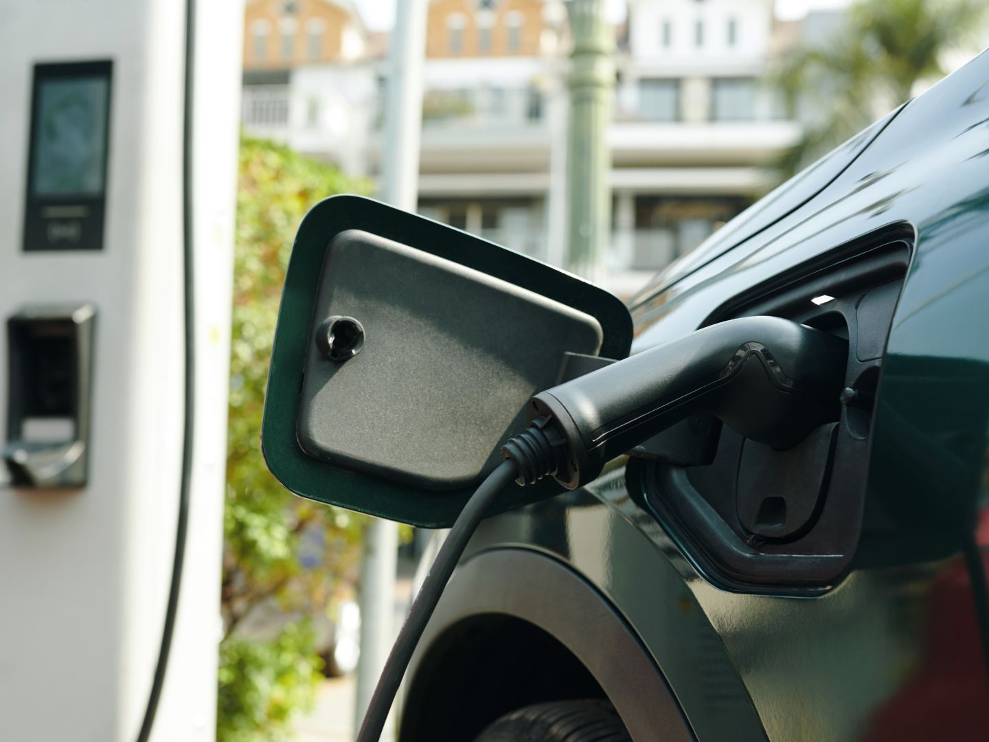 Der VCÖ warnt vor einer Neuzulassung von Plug-in-Hybriden.